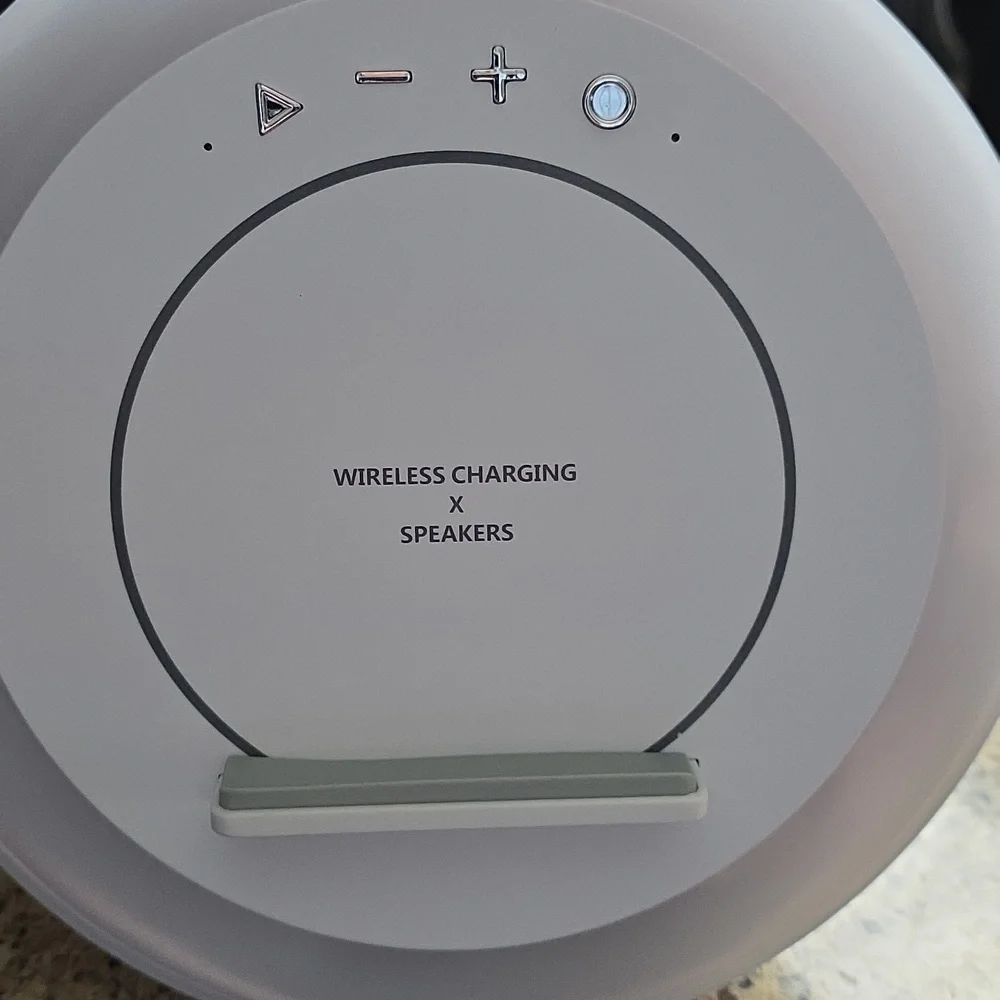 RGB Light Wireless Speaker with Charging Pad NWT